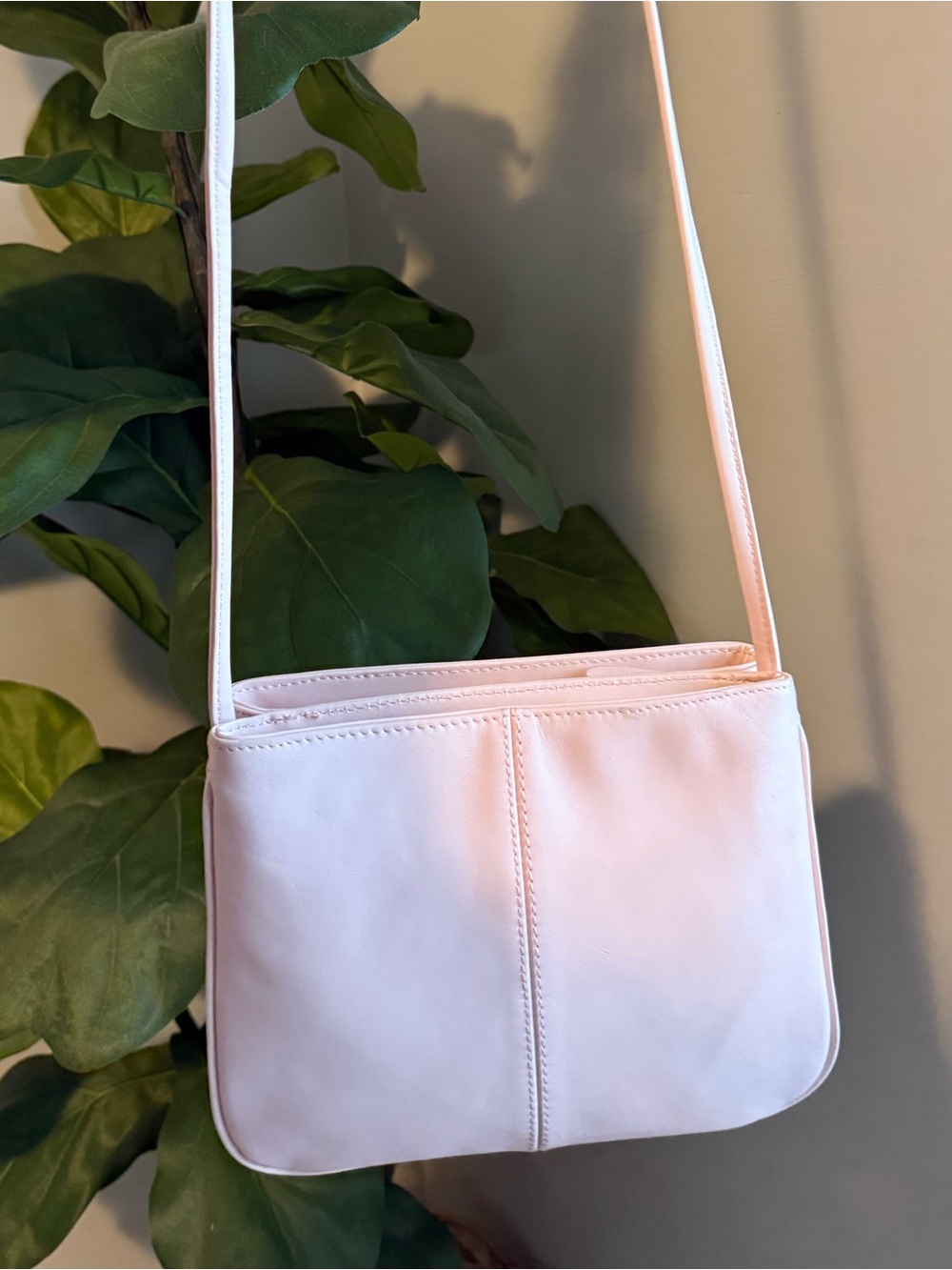 NWOT Giani Bernini Light Pink Crossbody Bag Several compartments